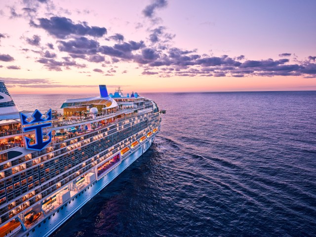 Royal Caribbean International’s Icon of the Seas sailing at sunset
